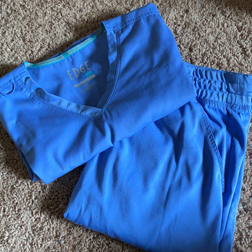 Scrub set